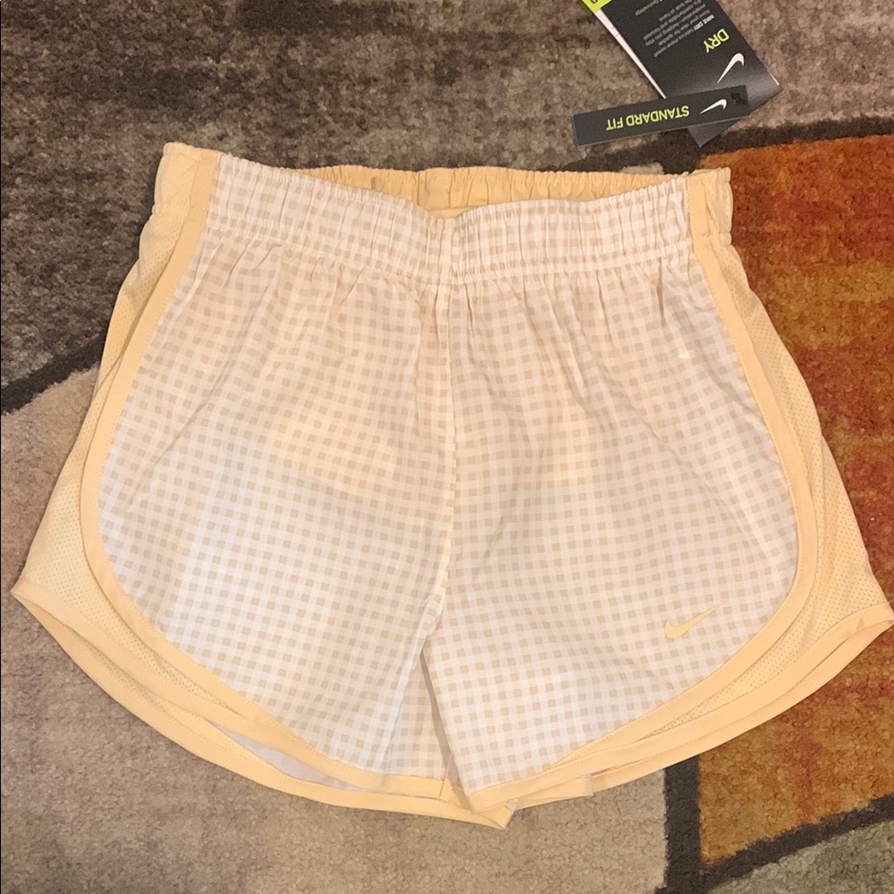 ✨2/$15✨⚡️Women’s Nike dri-fit running shorts! NWT
